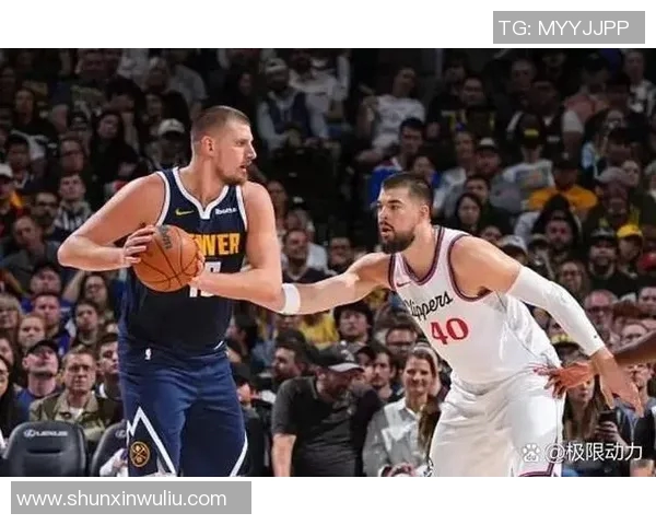 尼克斯与快船激战正酣球迷期待精彩对决与惊喜表现